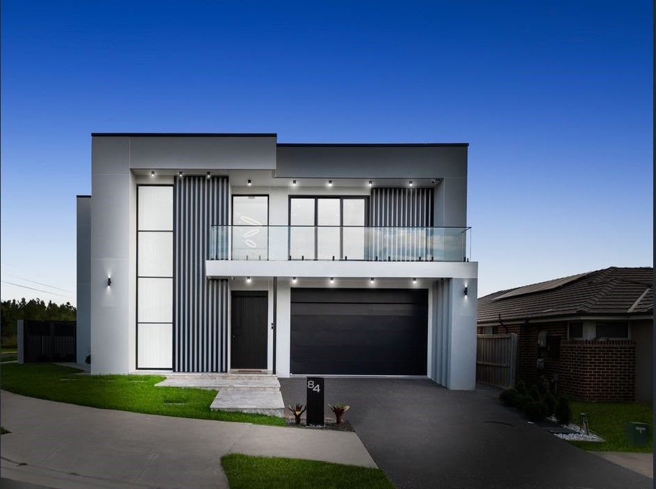 Image shows a home build by Sydney home builders Benelong Projects, located in Gledswood Hills, Sydney, NSW